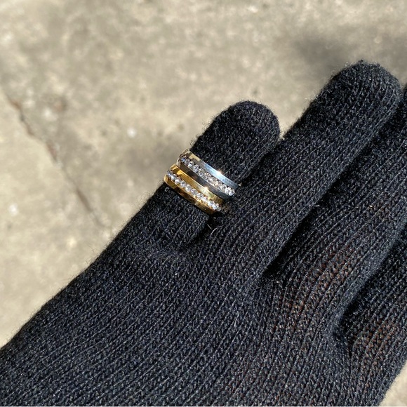 Mens single Moissanite diamond band rings - Picture 4 of 4